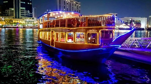 Dubai Dhow Cruise - Dhow Cruise Creek